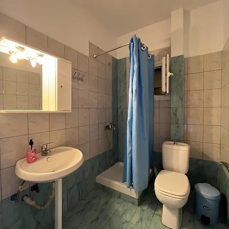 Elena * نيا بوتيدايا