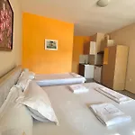Elena Apartmán *