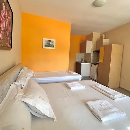 Elena Apartment *
